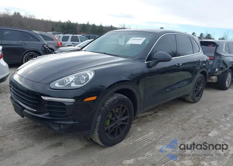 2016 Porsche Cayenne z USA, uszkodzony, nr VIN WP1AA2A27GKA11085